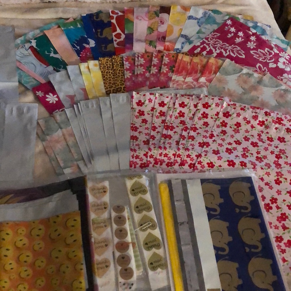 Over 100 bags polymailers different styles and sizes